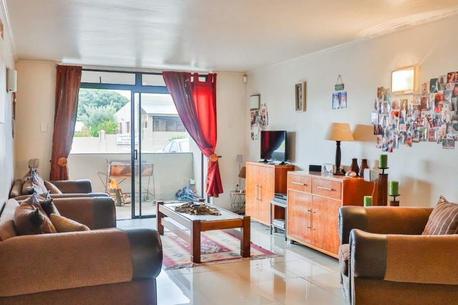 2 Bedroom Property for Sale in Gansbaai Central Western Cape